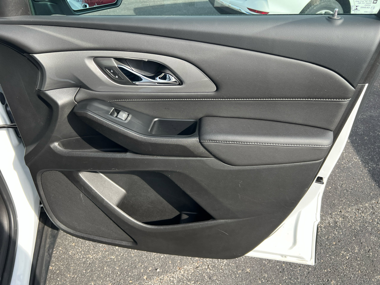 Used 2022 Chevrolet Traverse LT image 19