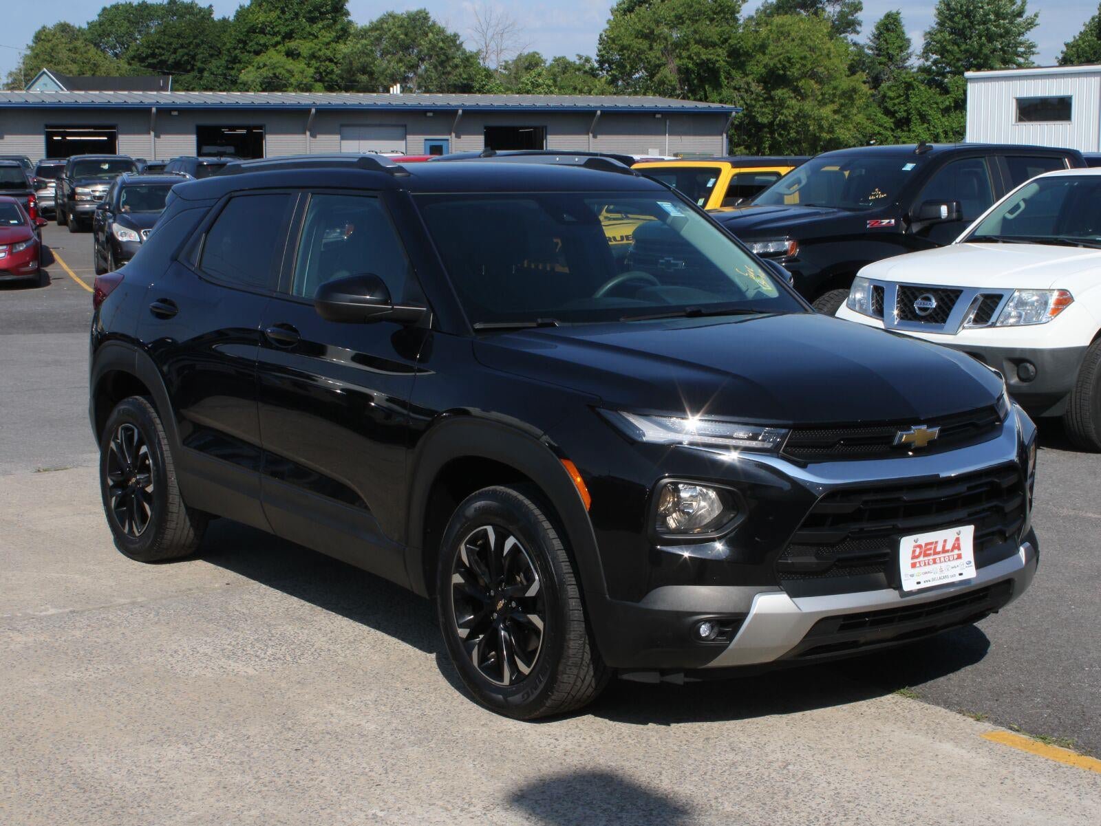 Used 2022 Chevrolet TrailBlazer LT AWD/4WD image 3