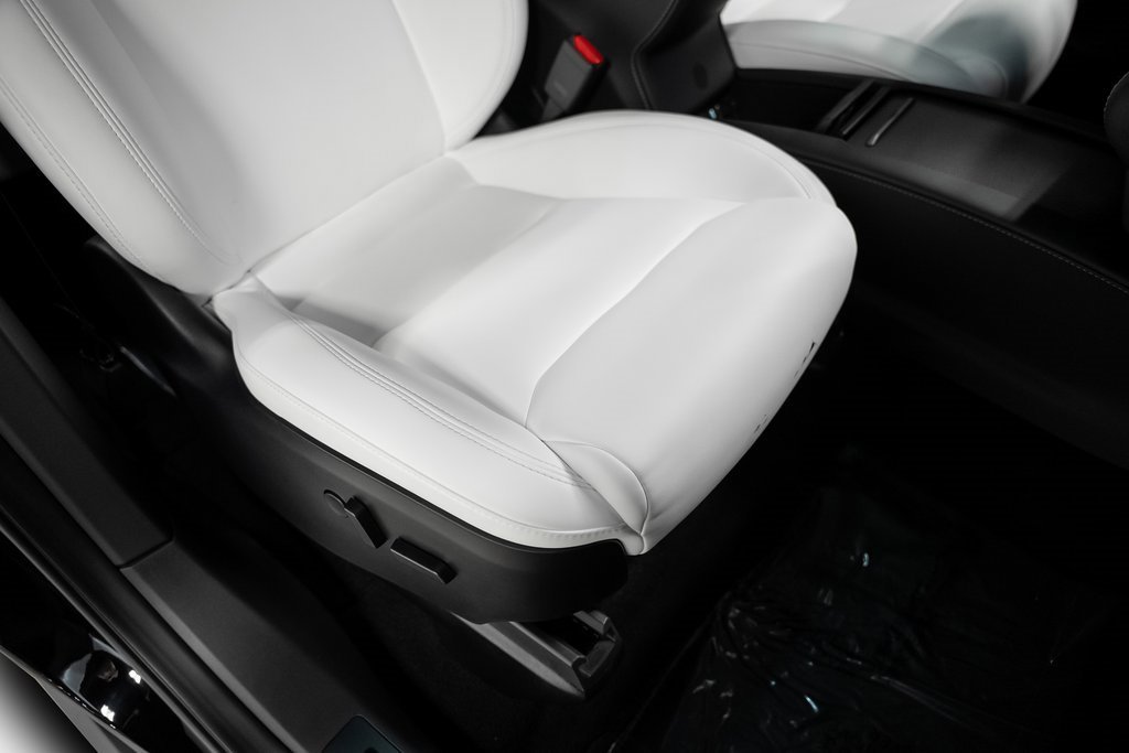 Used 2021 Tesla Model X Performance image 33