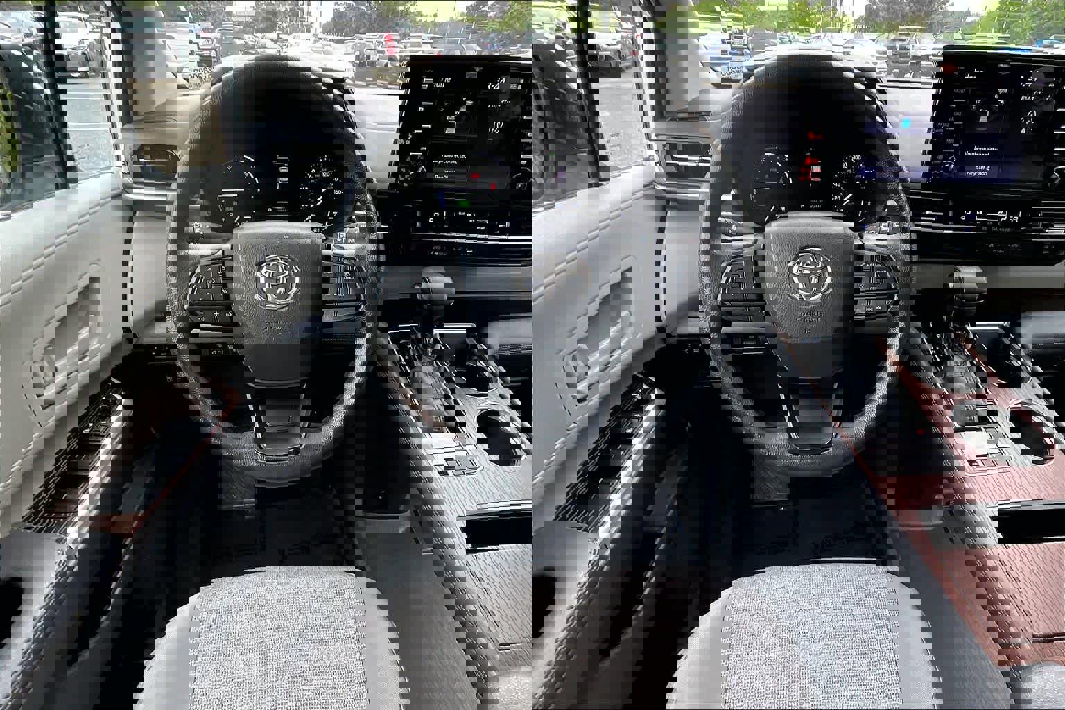 Certified 2022 Toyota Sienna LE image 5