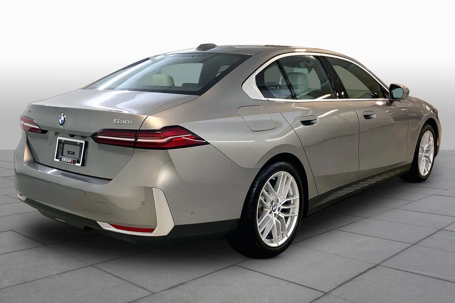 Certified 2024 BMW 530i xDrive w/ Premium Package AWD/4WD image 12