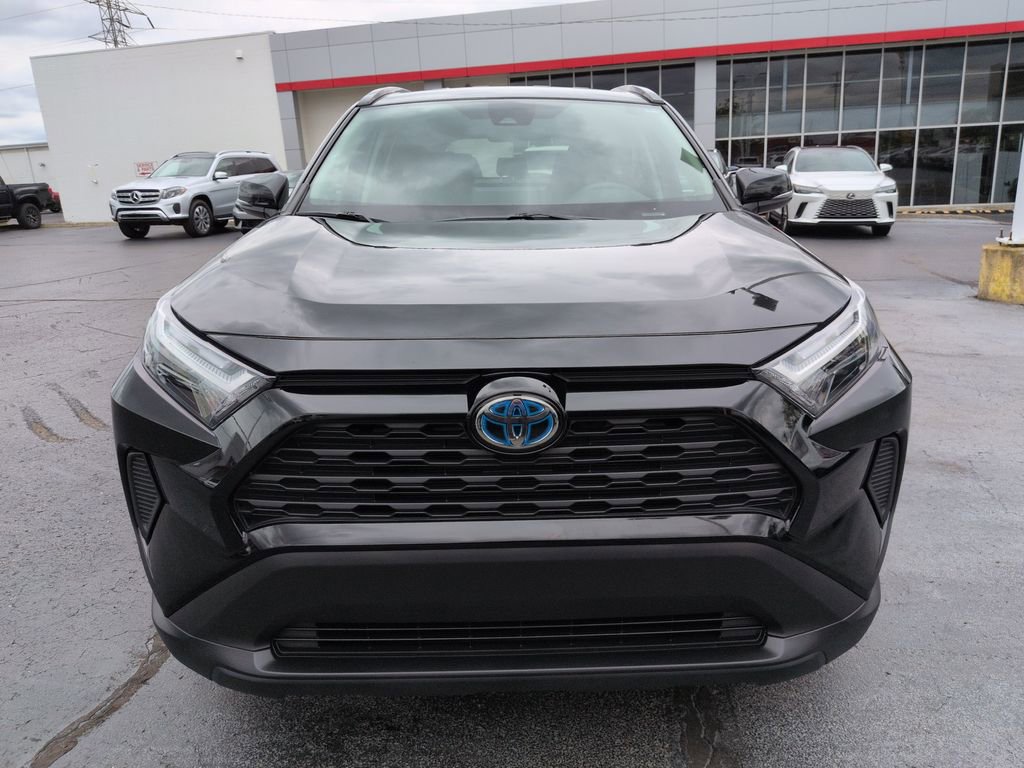 Used 2024 Toyota RAV4 LE AWD/4WD image 8