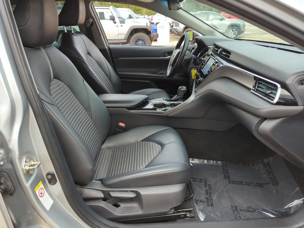 Used 2018 Toyota Camry SE FWD image 23