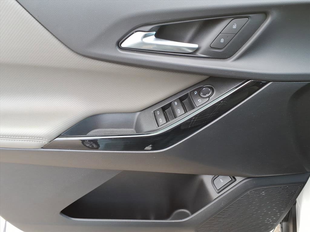 Used 2026 Chevrolet Equinox LT w/ Convenience Package II image 15