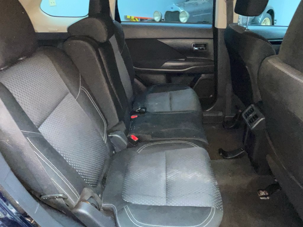 Used 2020 Mitsubishi Outlander ES FWD image 19