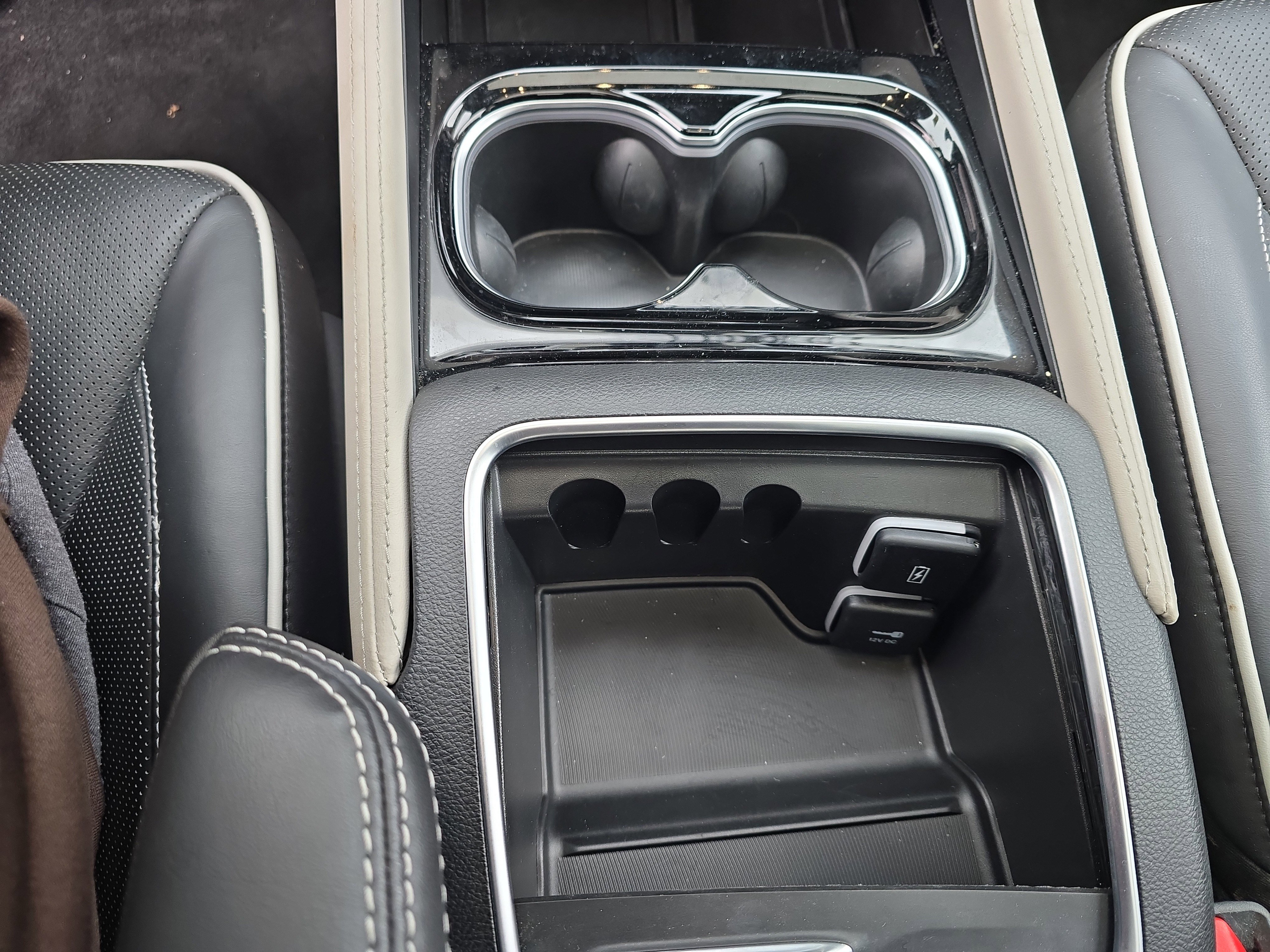 Used 2024 Chrysler Pacifica Limited image 24