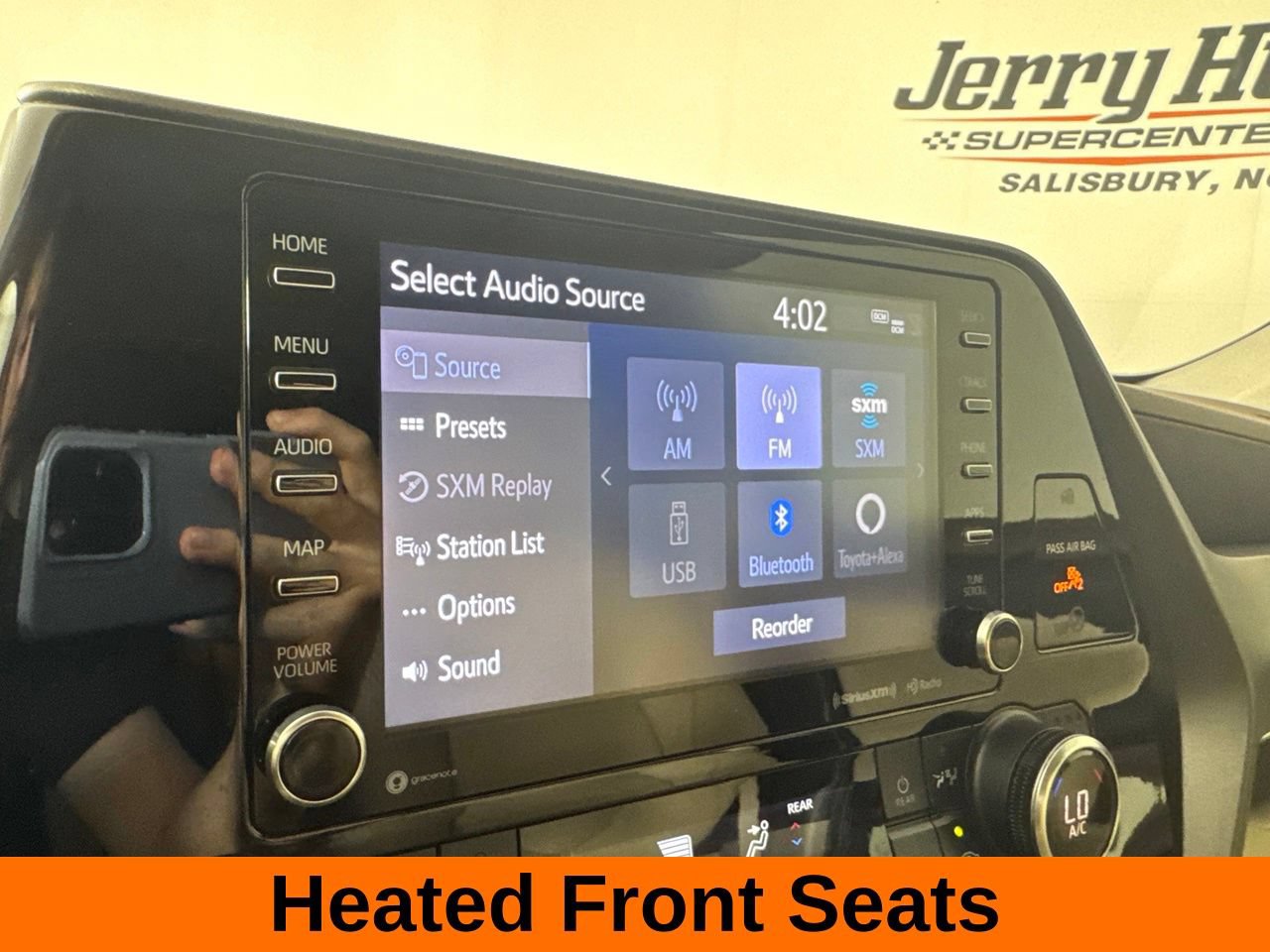 Used 2022 Toyota Highlander XLE FWD image 16