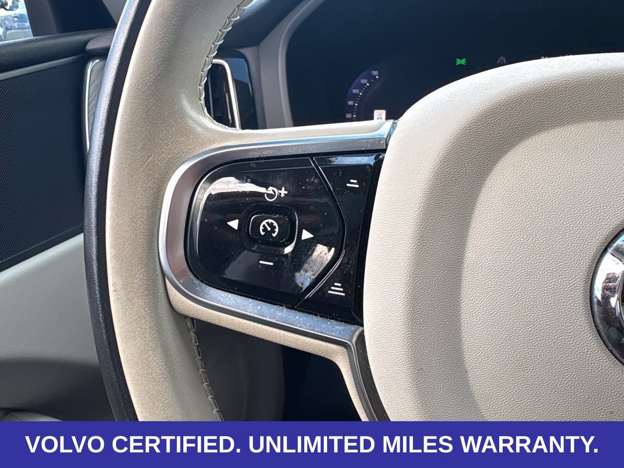 Certified 2024 Volvo XC60 B5 Plus w/ Protection Package Premier AWD/4WD image 25