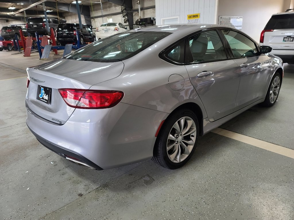 Used 2015 Chrysler 200 S w/ Comfort Group image 5