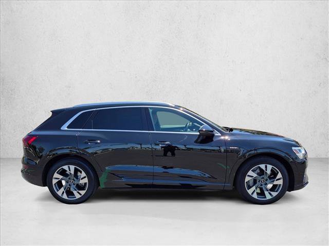 Used 2022 Audi e-tron Premium AWD/4WD image 4