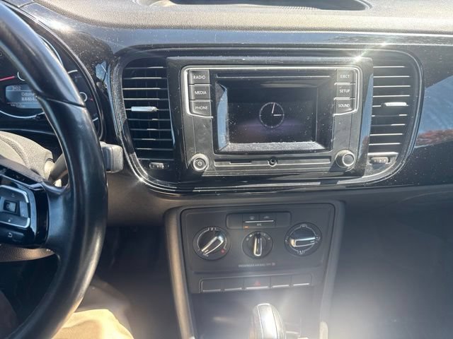 Used 2018 Volkswagen Beetle 2.0T S FWD image 4