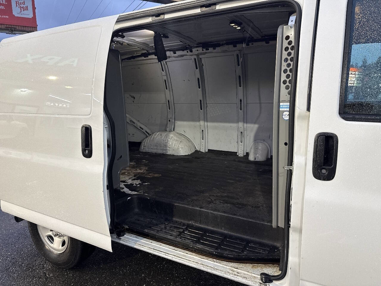 Used 2019 Chevrolet Express 3500 w/ Driver Convenience Package image 14