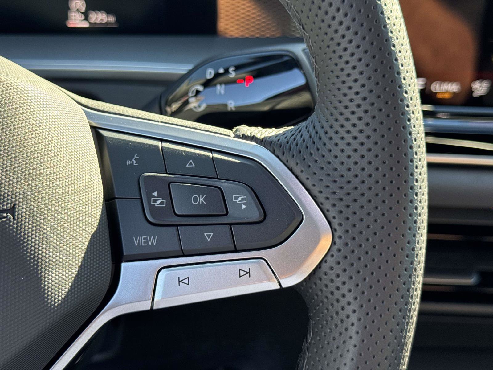 New 2026 Volkswagen Tiguan SE R-Line FWD image 19