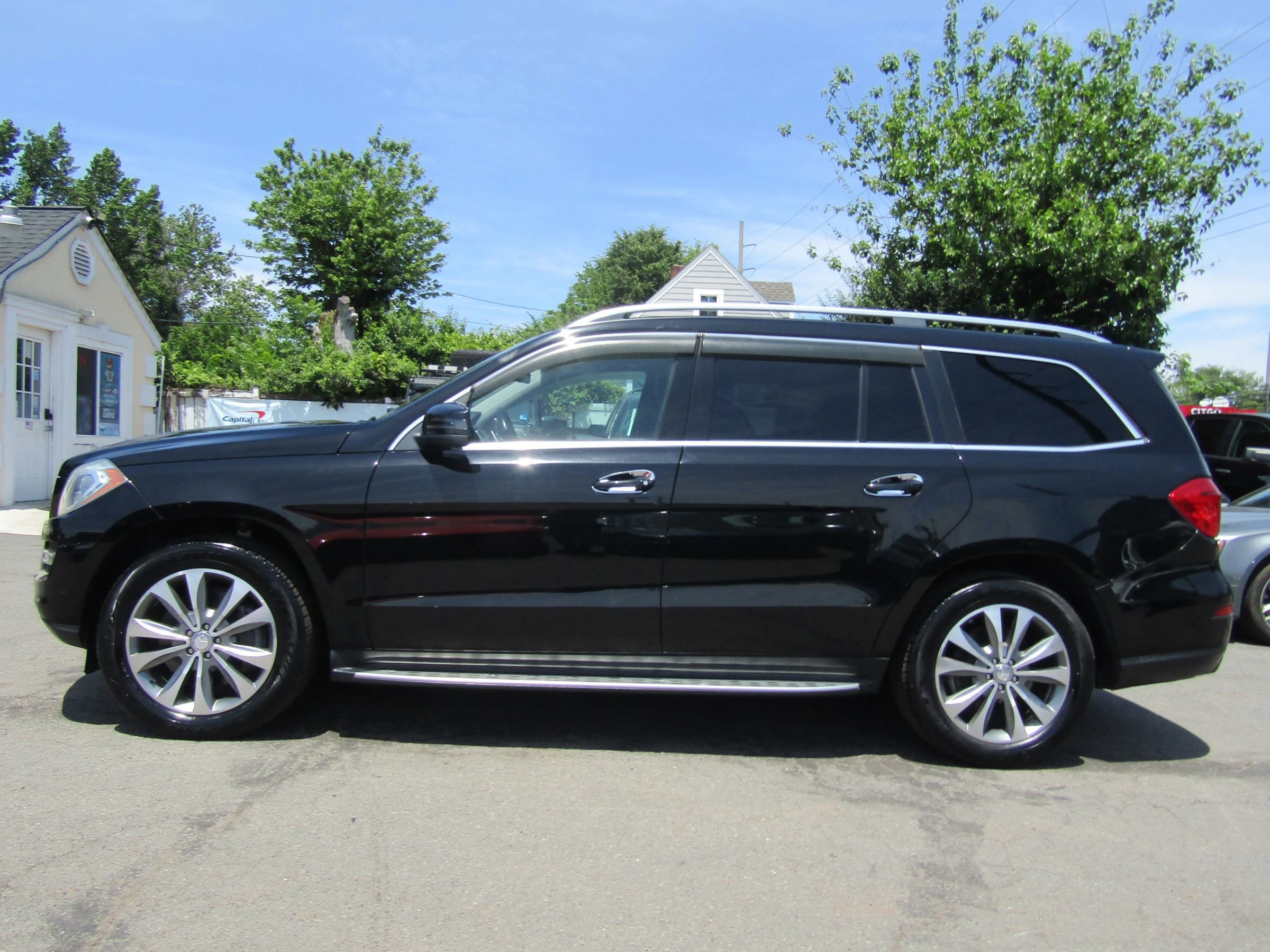 Used 2013 Mercedes-Benz GL 450 4MATIC image 4