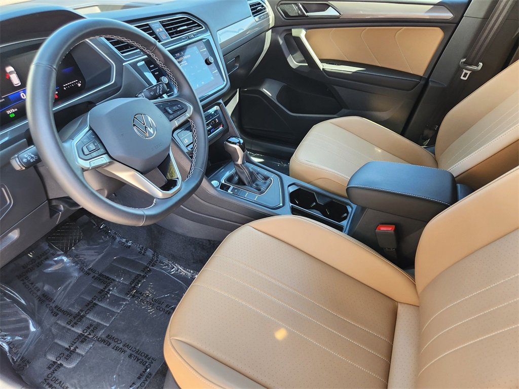 Used 2024 Volkswagen Tiguan SE image 6