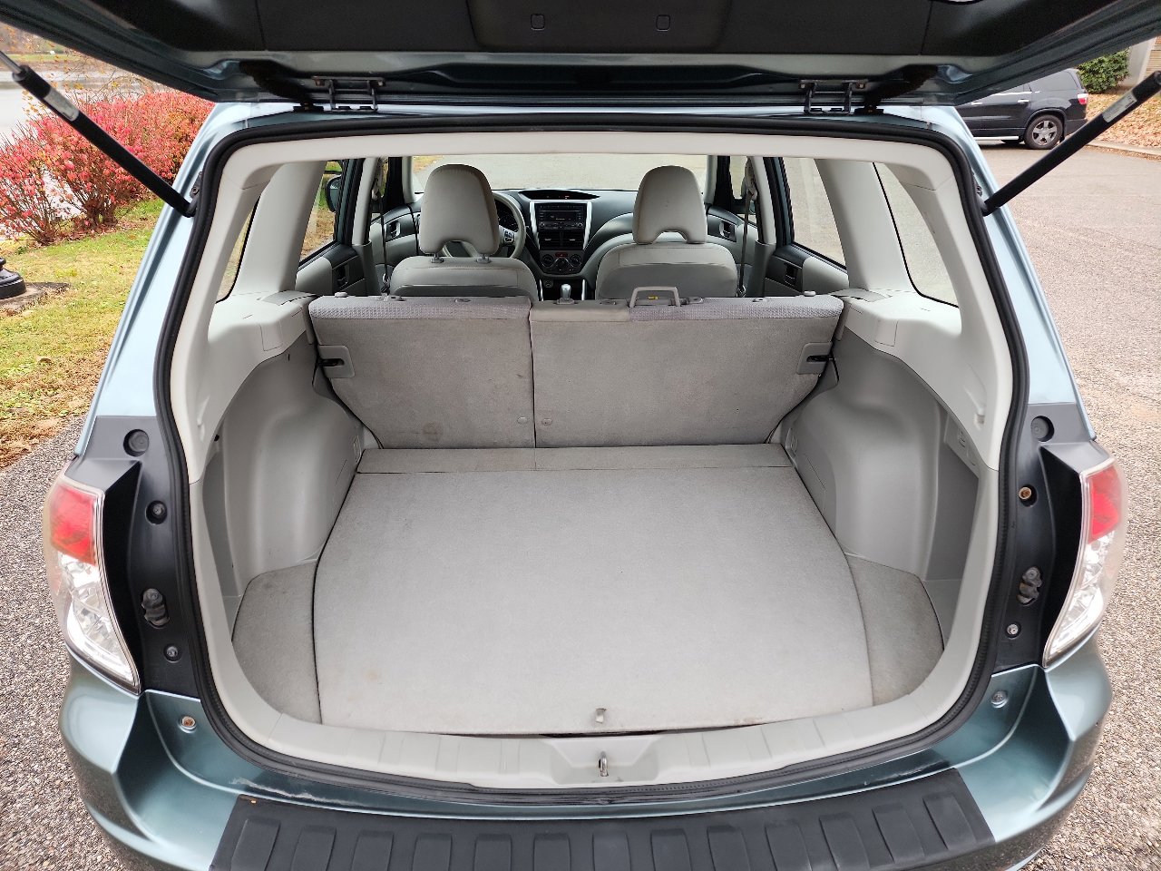 Used 2011 Subaru Forester 2.5X w/ Alloy Wheel Value Pkg image 11