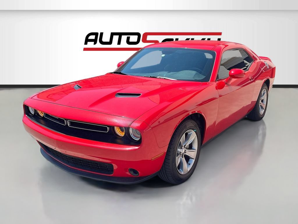 Used 2022 Dodge Challenger SXT RWD image 3