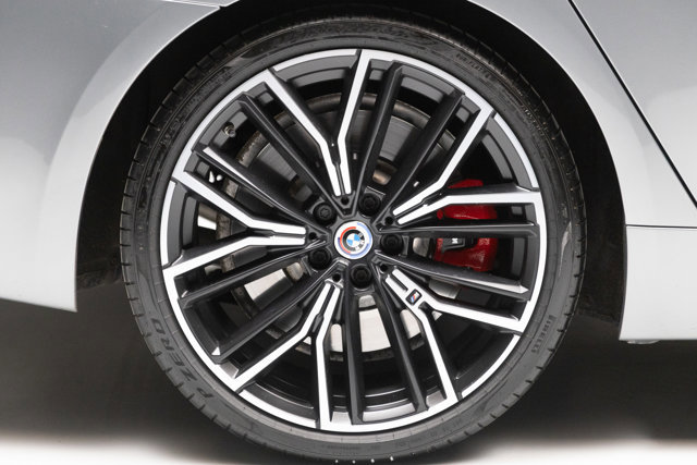 Used 2023 BMW M550i xDrive w/ Executive Package image 30