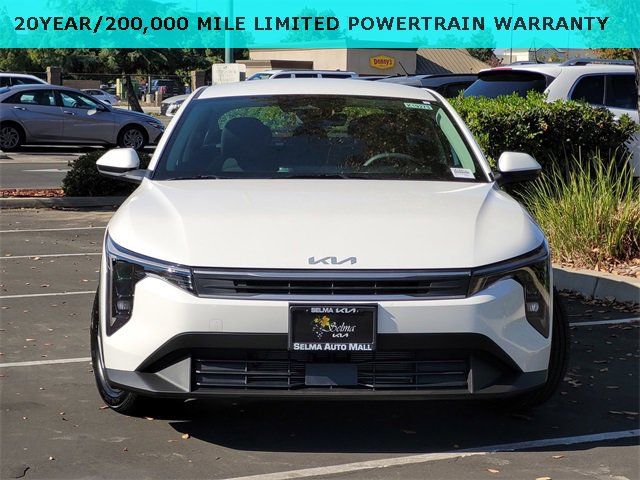 New 2025 Kia K4 LXS image 2