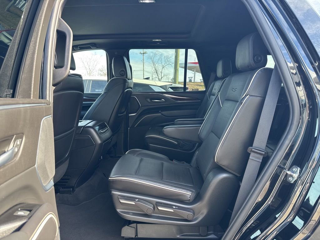 Used 2023 Cadillac Escalade Premium Luxury image 28