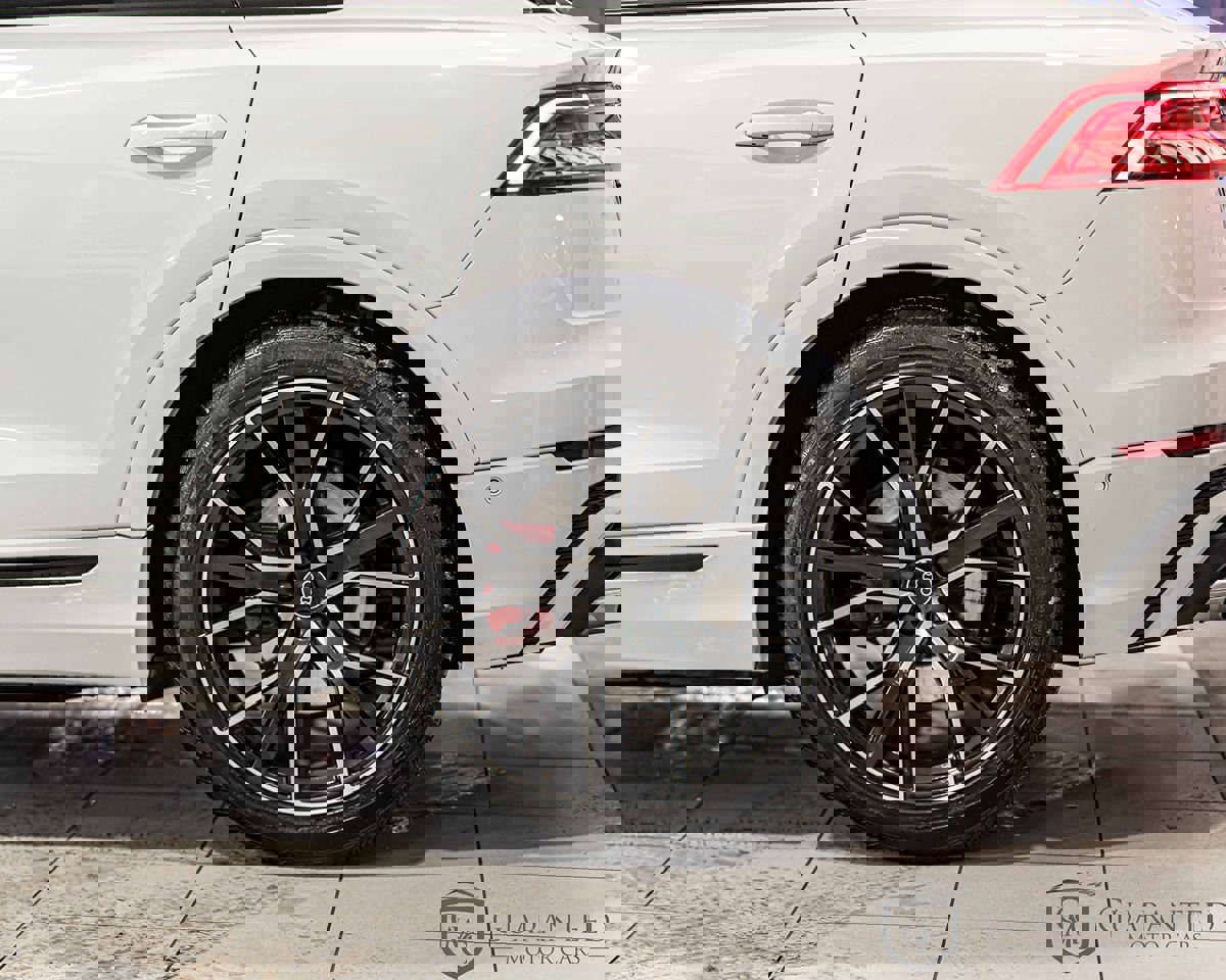 Used 2023 Audi SQ8 Premium Plus w/ Executive Package image 8