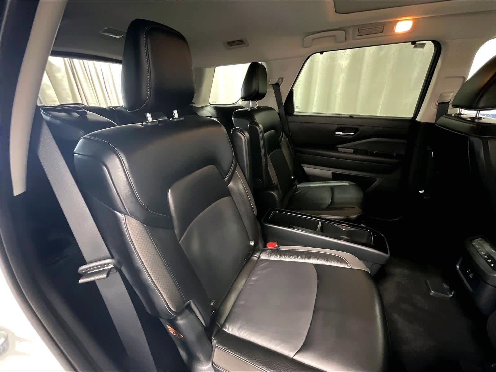Certified 2024 Nissan Pathfinder SL w/ SL Premium Package AWD/4WD image 16