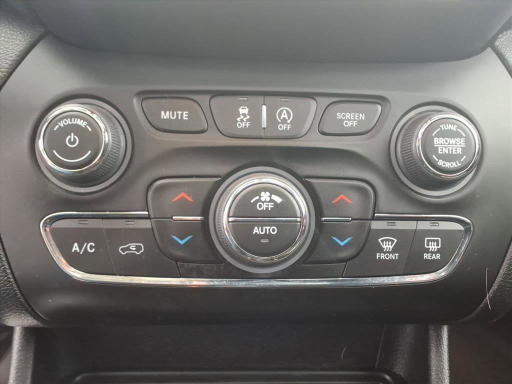 Used 2022 Jeep Cherokee Limited w/ Mopar Interior Package AWD/4WD image 14