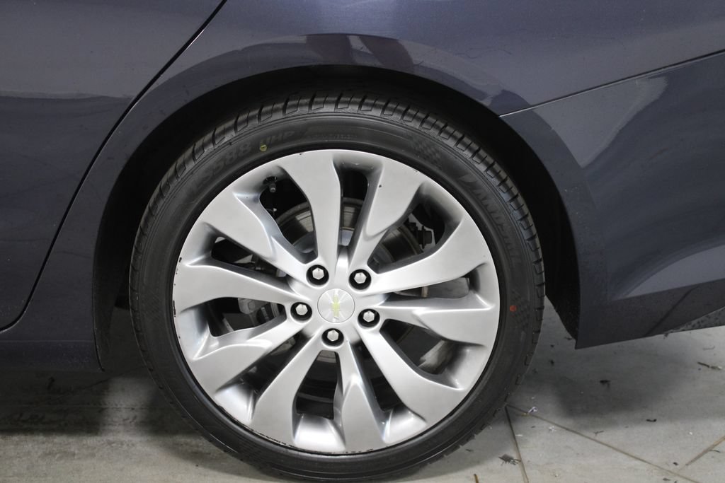 Used 2017 Chevrolet Malibu LT w/ Leather Package FWD image 16
