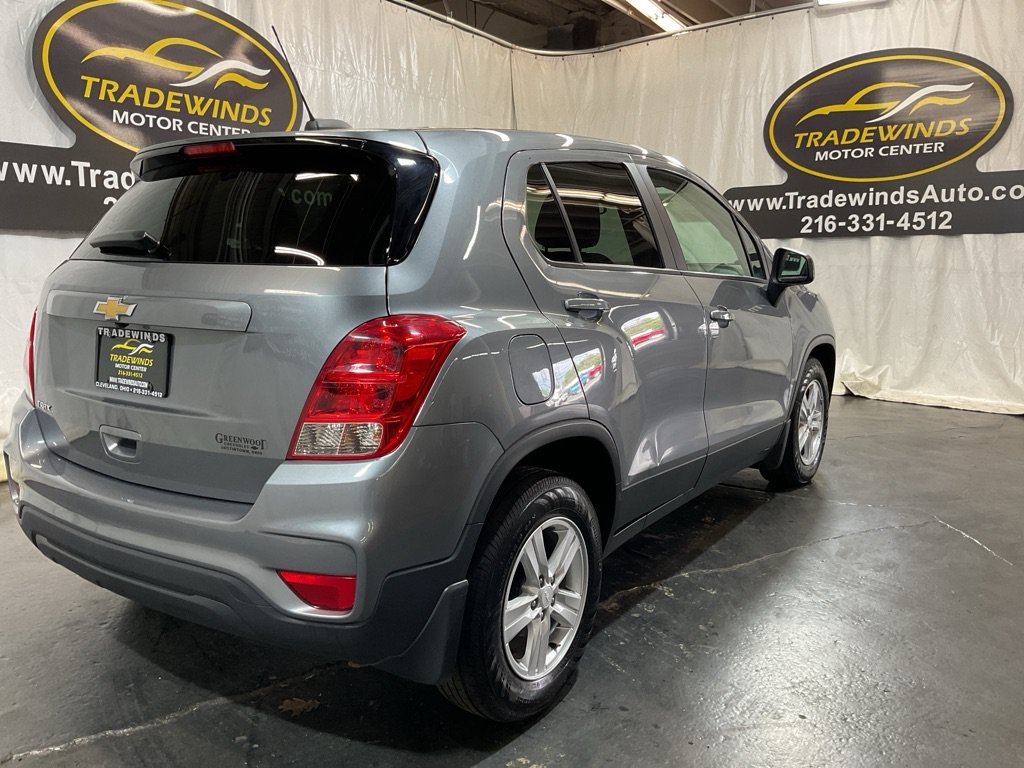 Used 2020 Chevrolet Trax LS w/ Tint and Cruise Package FWD image 9