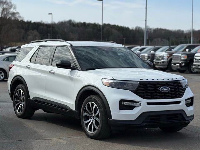 Used 2024 Ford Explorer ST-Line w/ Class IV Trailer Tow Package image 38