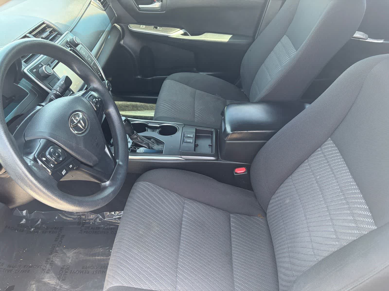 Used 2017 Toyota Camry LE FWD image 13