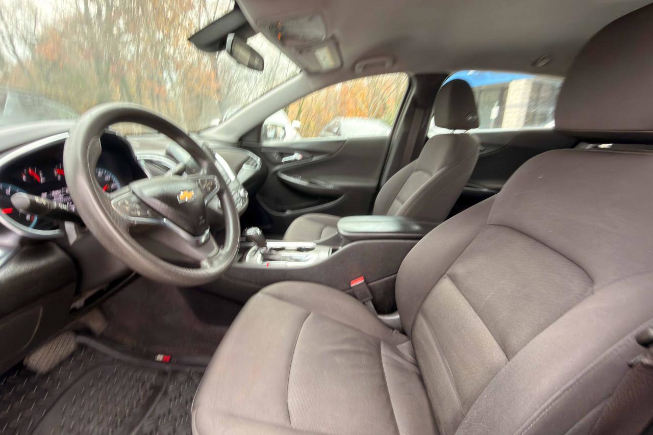 Used 2019 Chevrolet Malibu LT FWD image 15