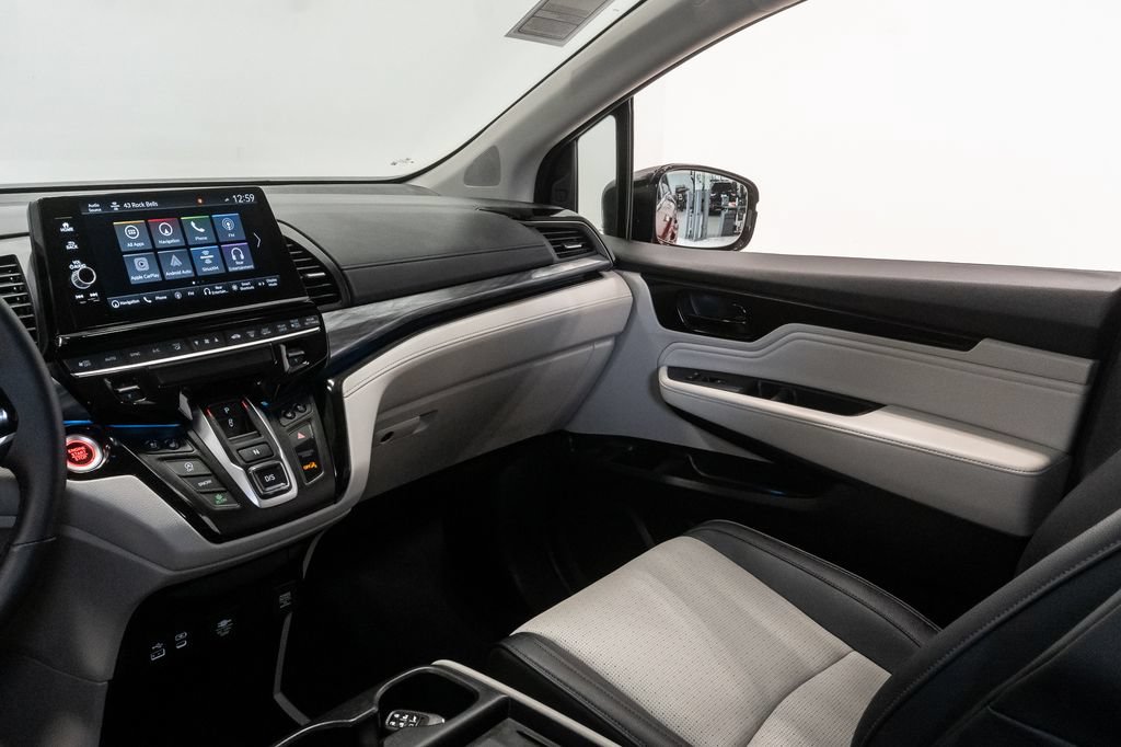 Used 2026 Honda Odyssey Elite image 12