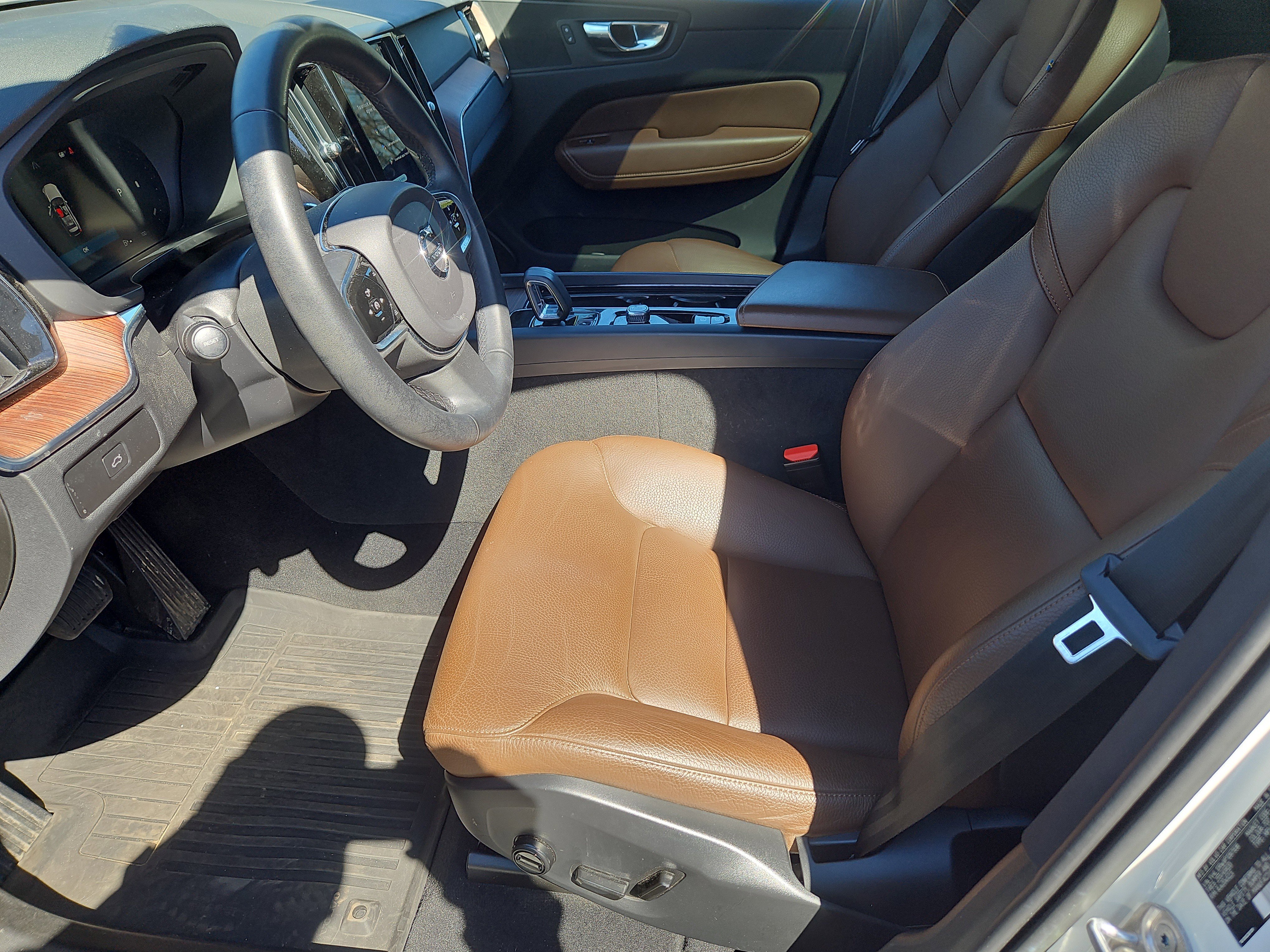 Certified 2023 Volvo XC60 B5 Plus w/ Climate Package AWD/4WD image 31