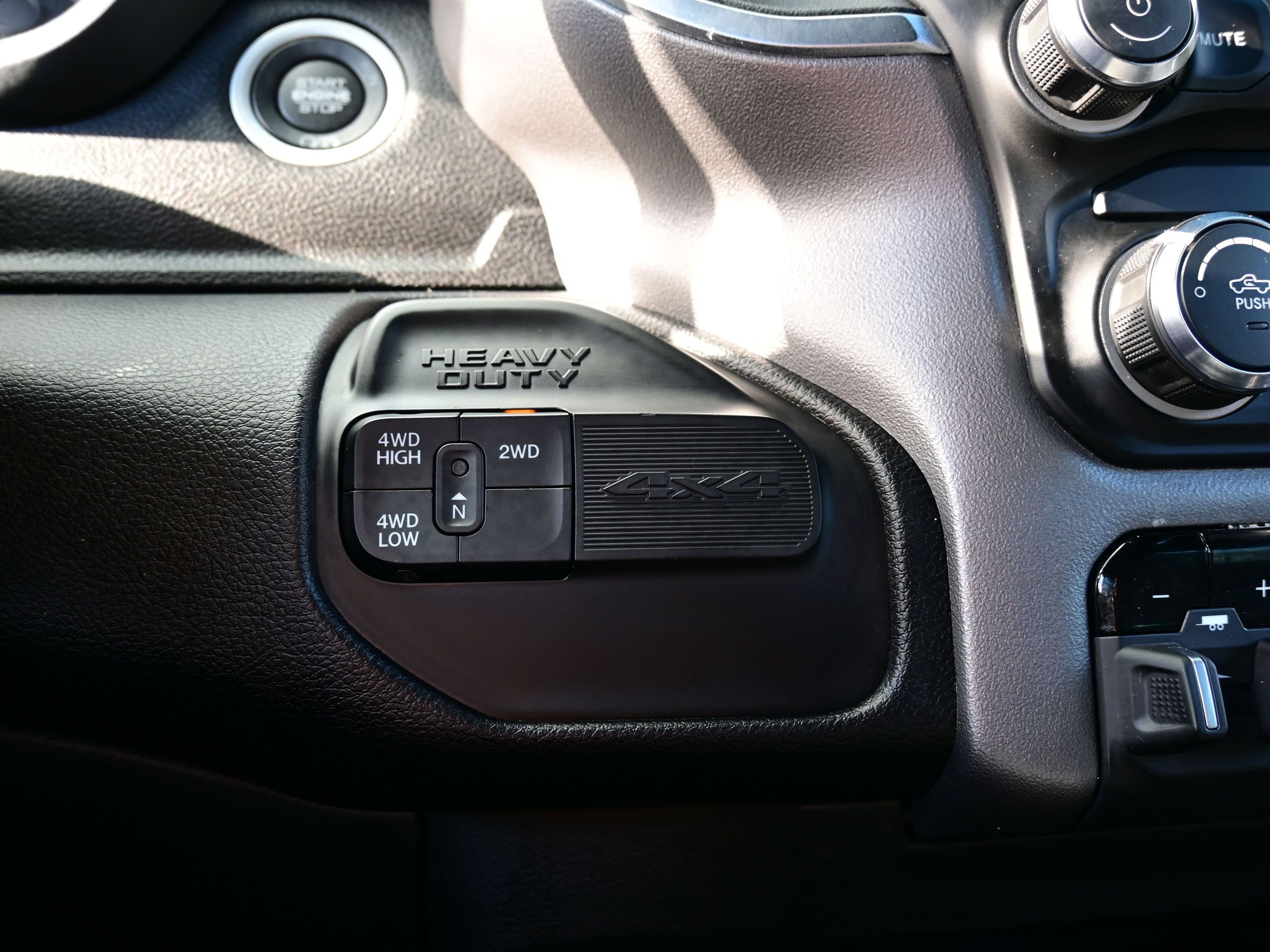 Used 2024 RAM 3500 Big Horn image 23