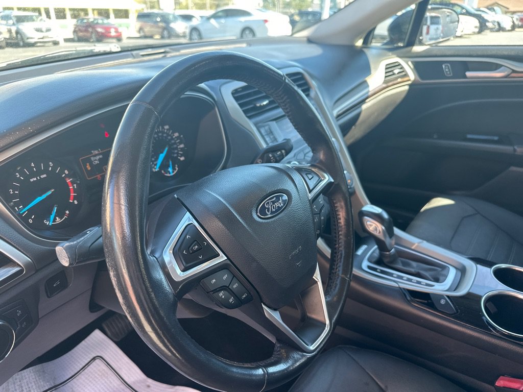 Used 2013 Ford Fusion SE FWD image 21