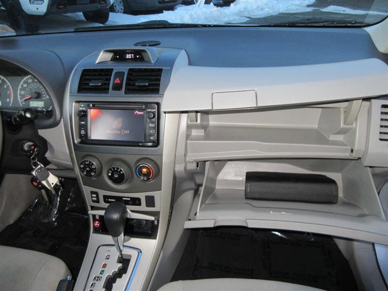 Used 2013 Toyota Corolla LE image 27