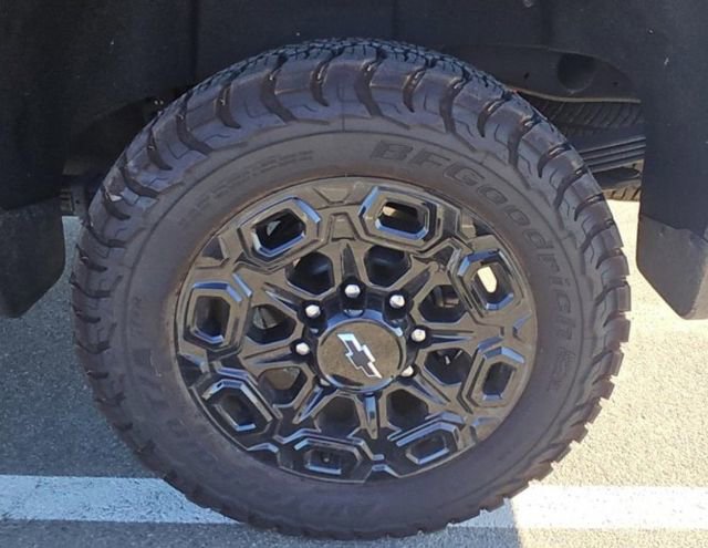 Used 2024 Chevrolet Silverado 2500 High Country w/ Midnight Edition image 7