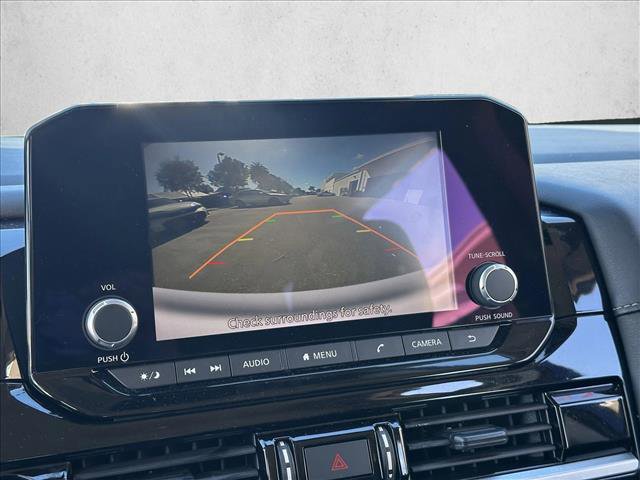 Used 2024 Nissan Pathfinder SV image 14