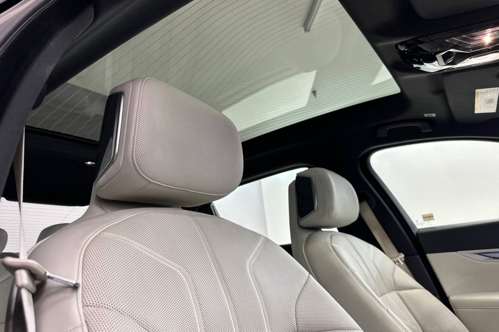 Certified 2023 BMW 740i RWD image 25