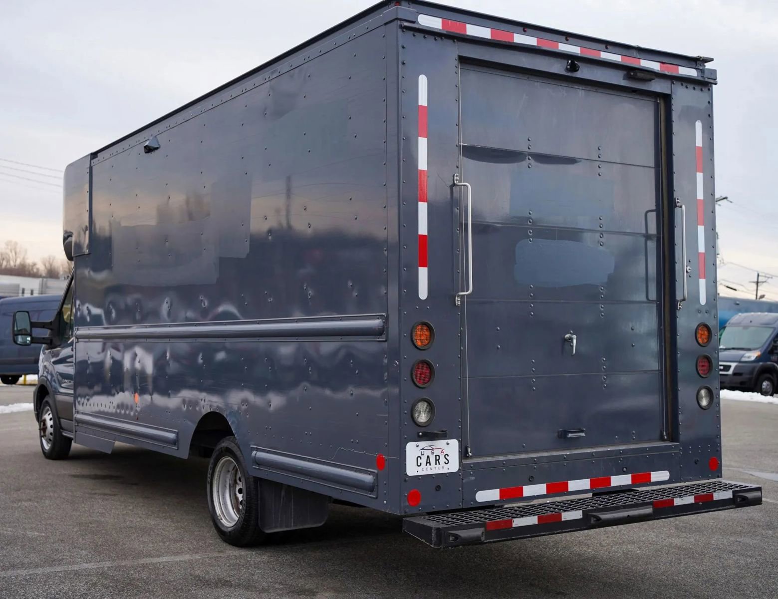 Used 2021 Ford Transit 350 DRW RWD image 4