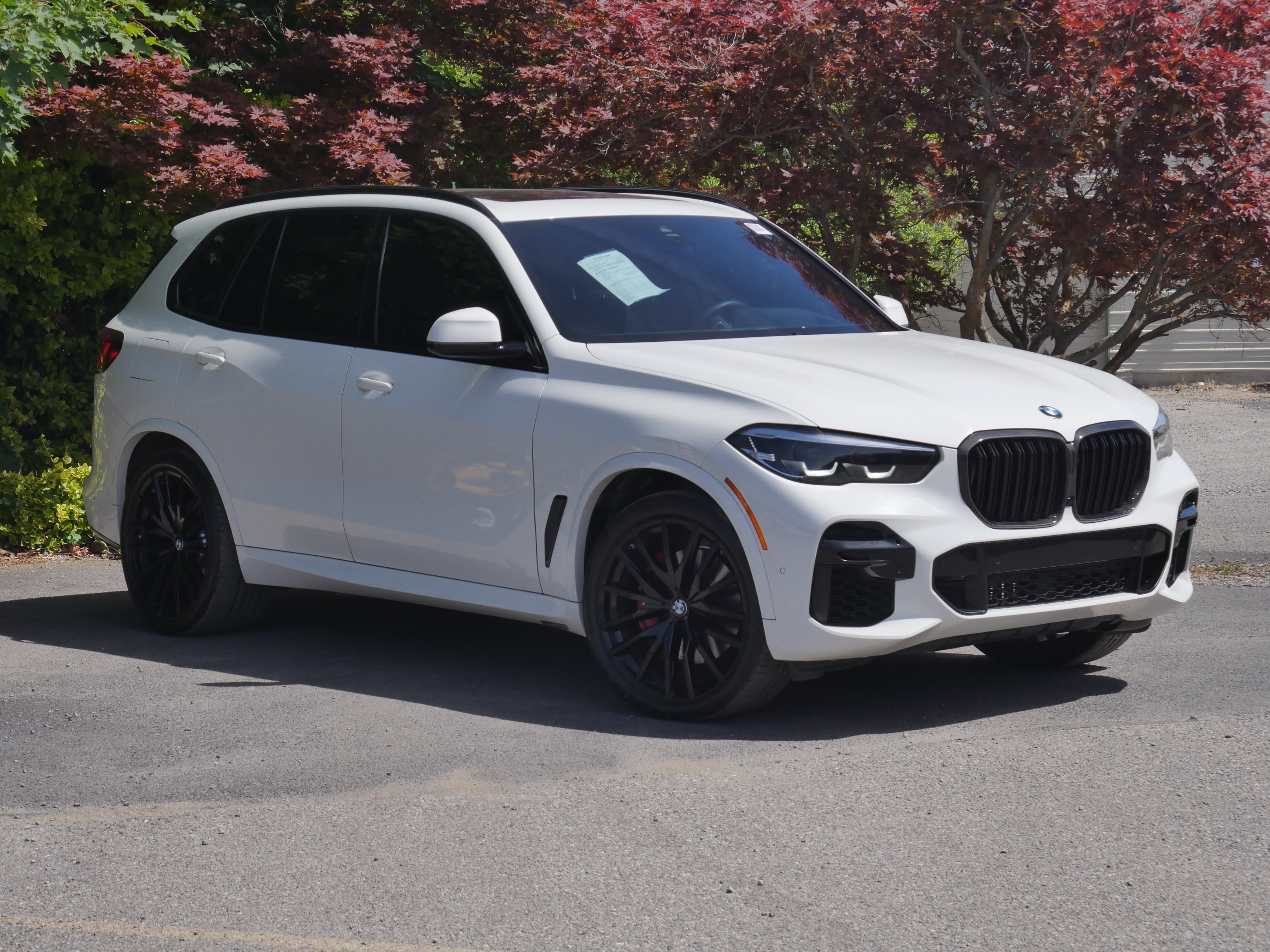 Used 2022 BMW X5 xDrive40i w/ M Sport Package AWD/4WD image 32