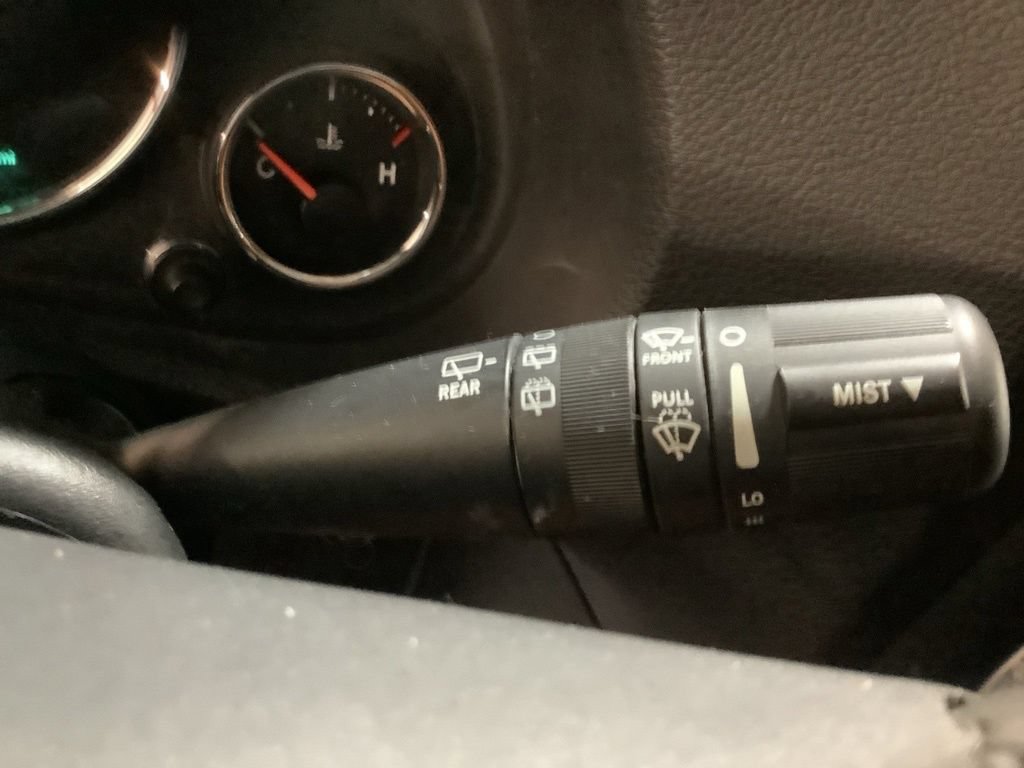 Certified 2018 Jeep Wrangler Sahara w/ Connectivity Group AWD/4WD image 25