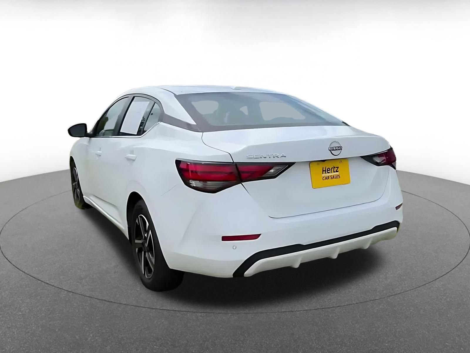 Used 2025 Nissan Sentra SV FWD image 10
