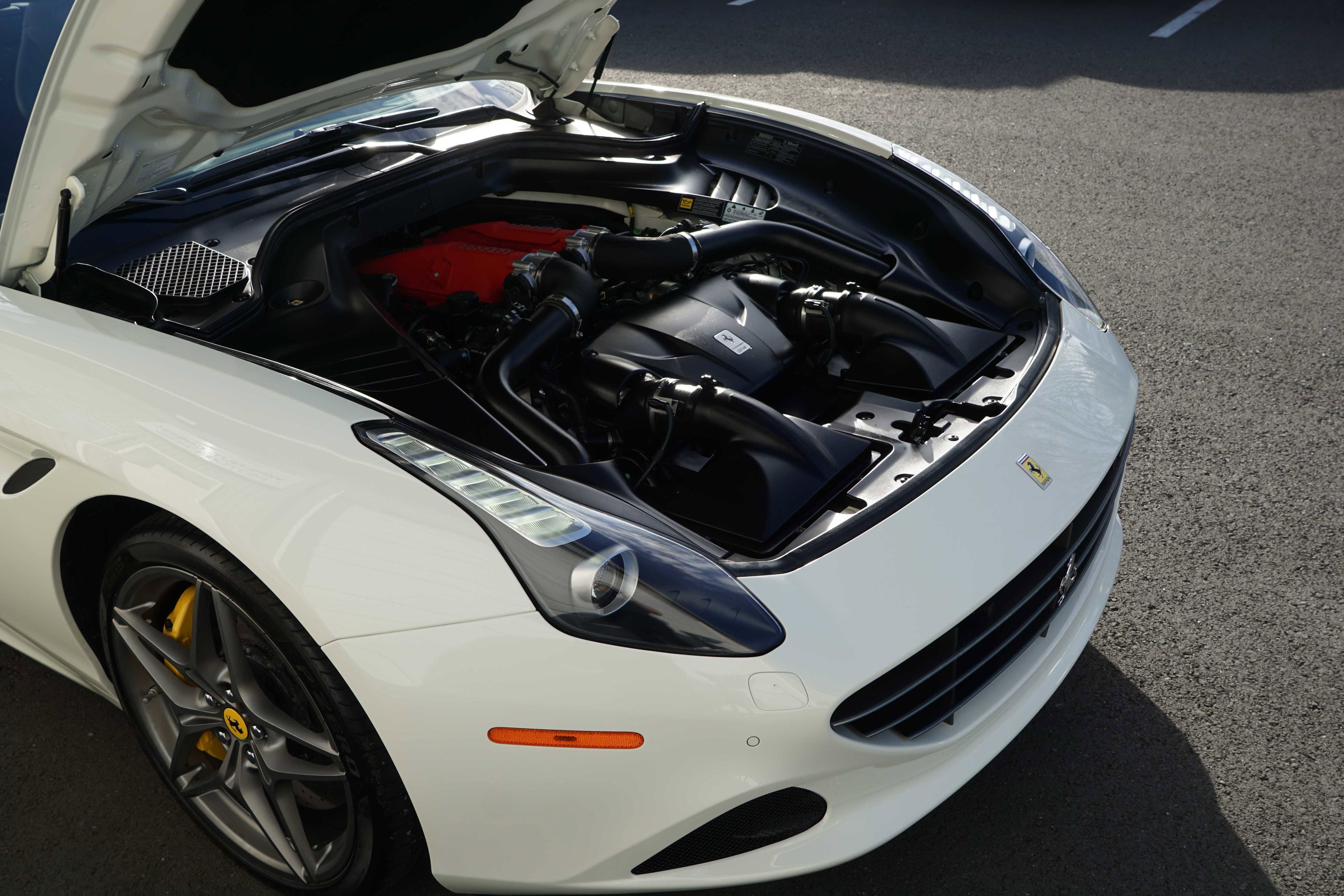 Used 2017 Ferrari California T image 28