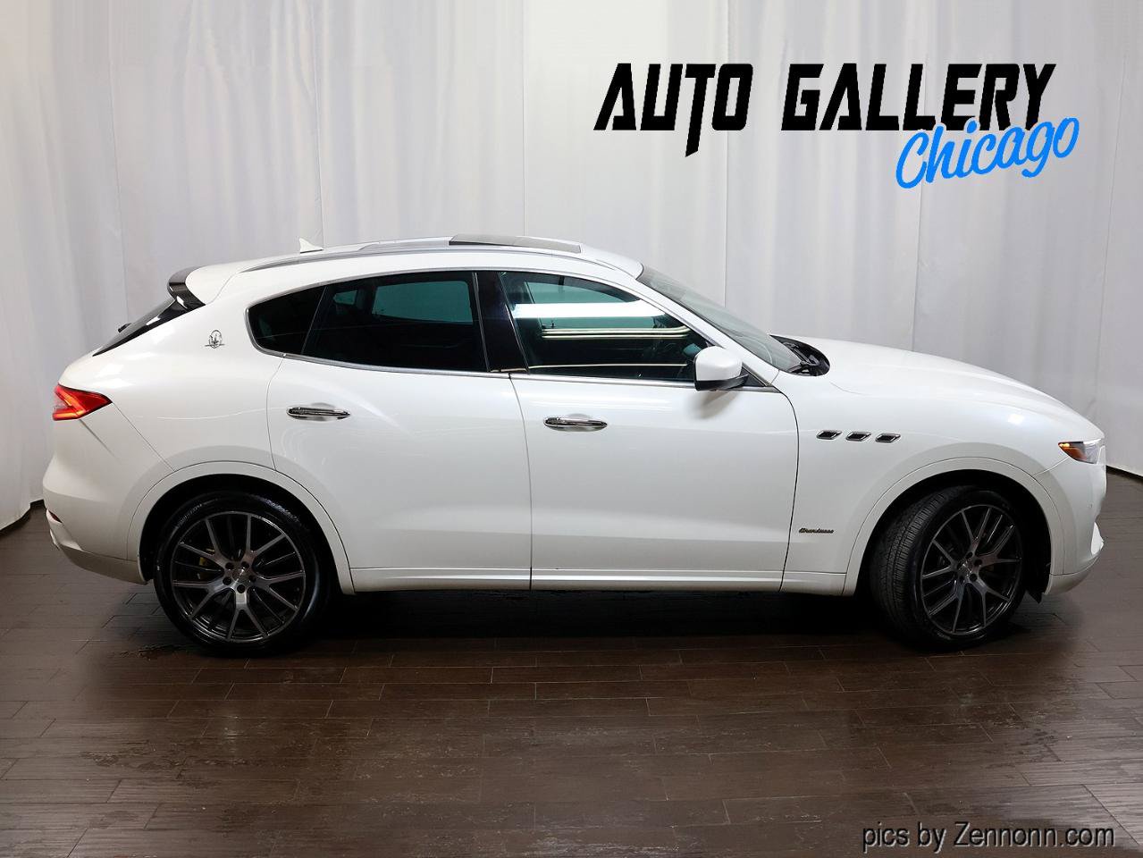Used 2018 Maserati Levante GranLusso AWD/4WD image 6