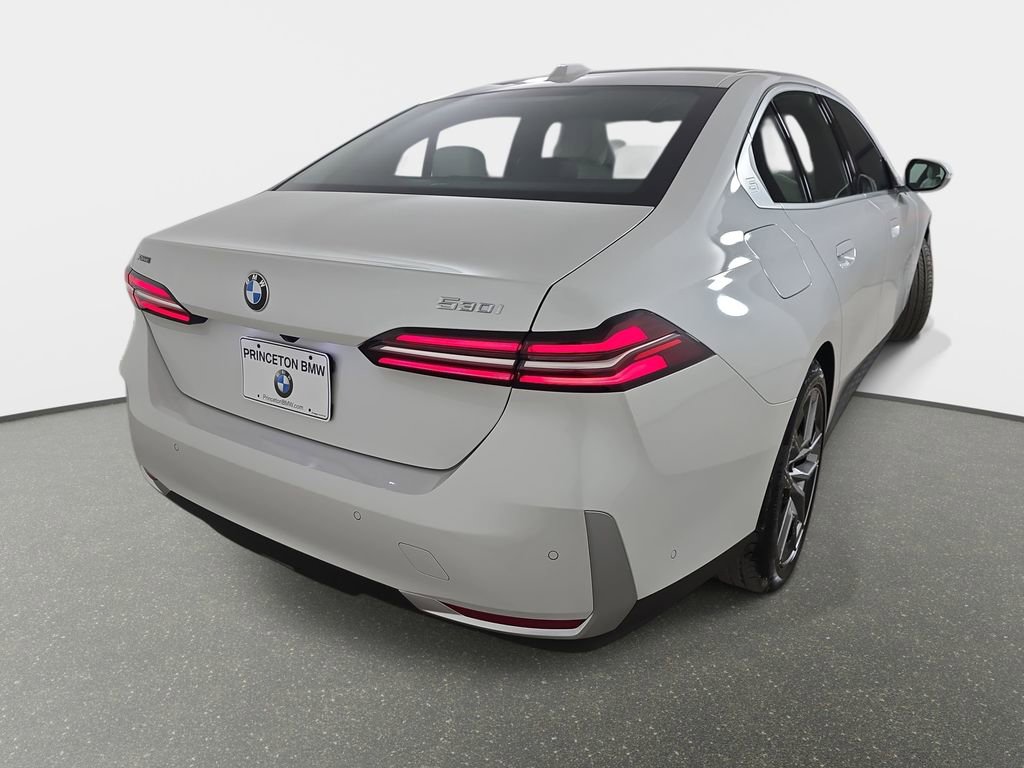 Used 2026 BMW 530i xDrive w/ Premium Package image 39