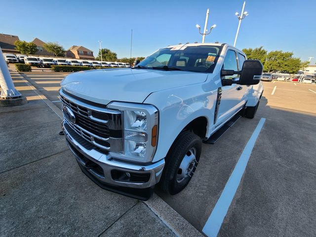 Used 2024 Ford F350 XLT w/ FX4 Off-Road Package AWD/4WD image 3