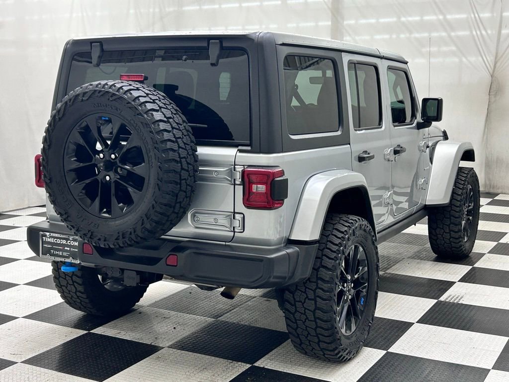 Used 2023 Jeep Wrangler Unlimited Sahara w/ Cold Weather Group image 7