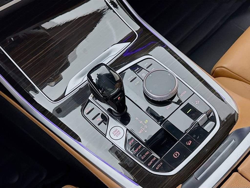 Used 2021 BMW X7 xDrive40i w/ M Sport Package image 17